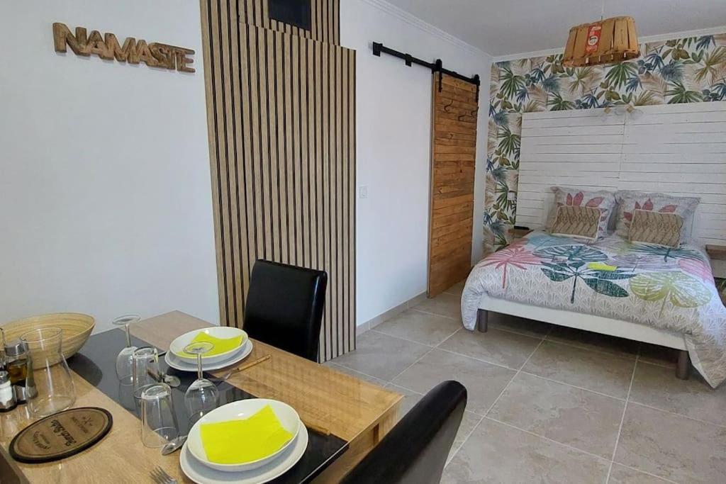 Gite De L'Olivier, Classe, Climatise, Jardin Avec Parking Gratuit Devant Le Logement Et A 5 Minutes Du Centre-Ville A Pied LʼIsle-sur-la-Sorgue Екстериор снимка