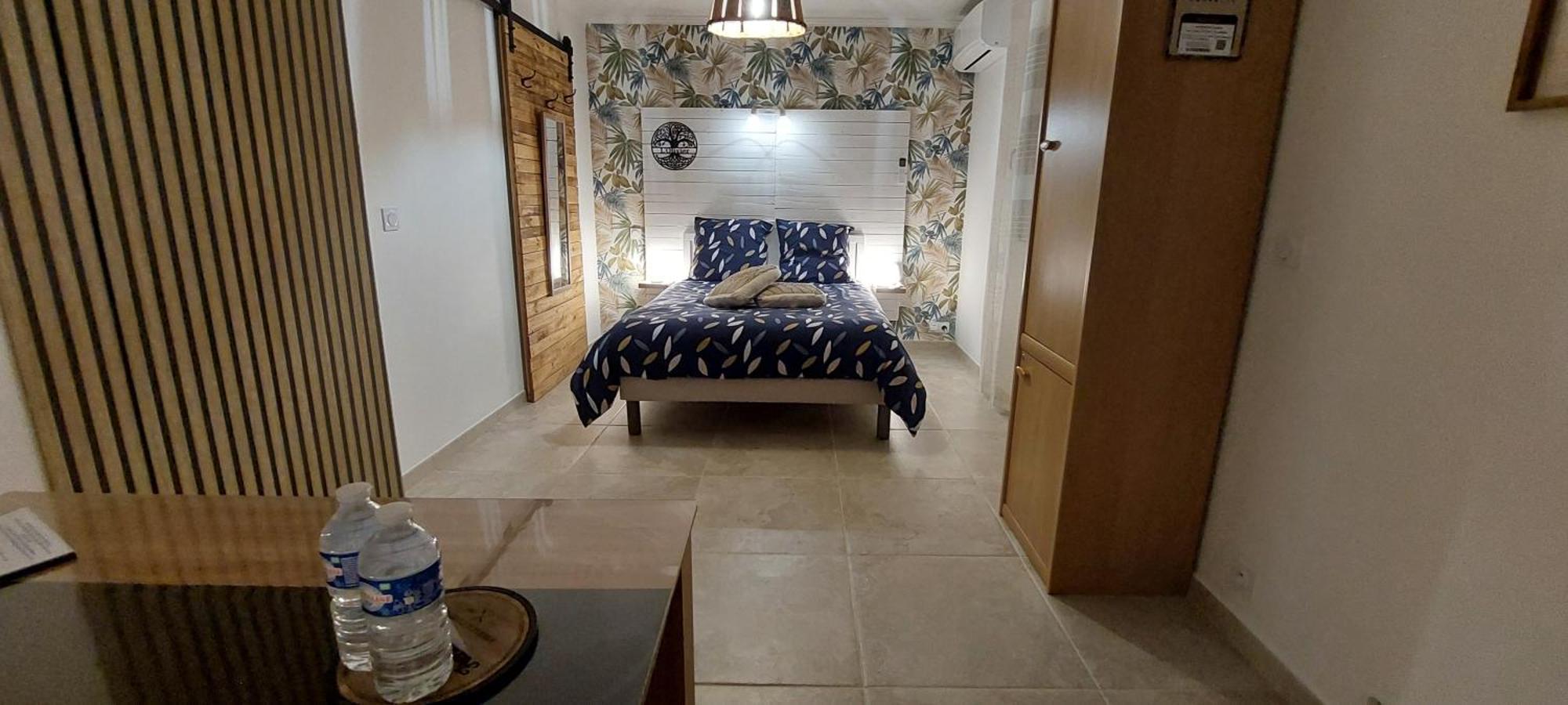 Gite De L'Olivier, Classe, Climatise, Jardin Avec Parking Gratuit Devant Le Logement Et A 5 Minutes Du Centre-Ville A Pied LʼIsle-sur-la-Sorgue Екстериор снимка