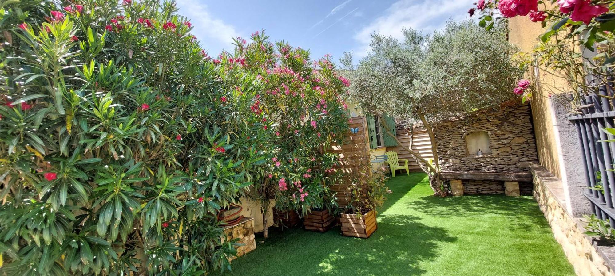 Gite De L'Olivier, Classe, Climatise, Jardin Avec Parking Gratuit Devant Le Logement Et A 5 Minutes Du Centre-Ville A Pied LʼIsle-sur-la-Sorgue Екстериор снимка